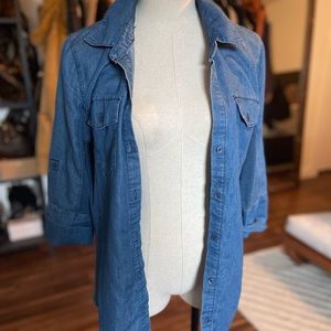 Guess 1981 button down collard shirt.